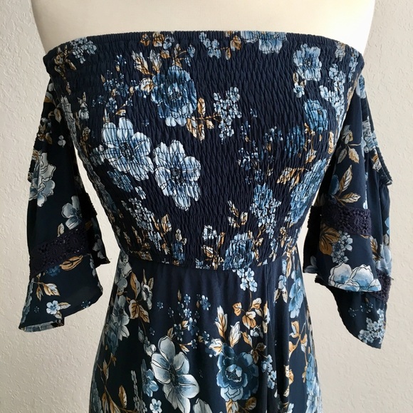Floral Print Off-the-shoulder Dress - Picture 3 of 6